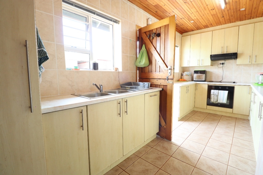 3 Bedroom Property for Sale in Kabega Park Eastern Cape